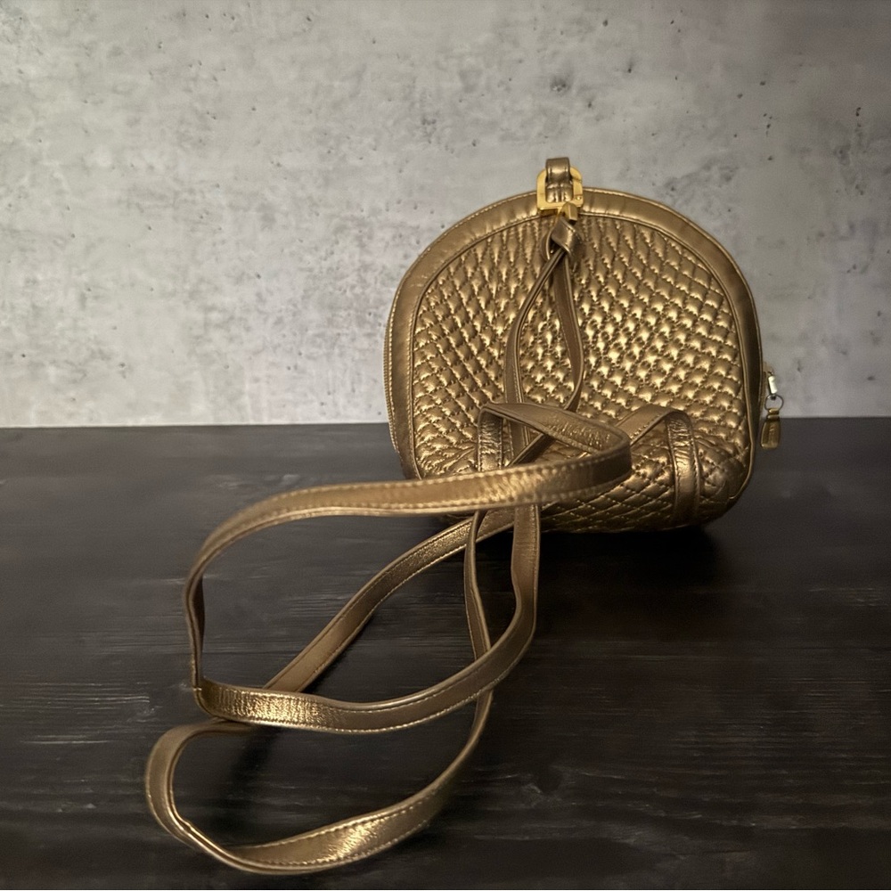 Vintage Bally Quilted Gold Metallic Leather shoulder or backpack Bag - Picture 4 of 9
